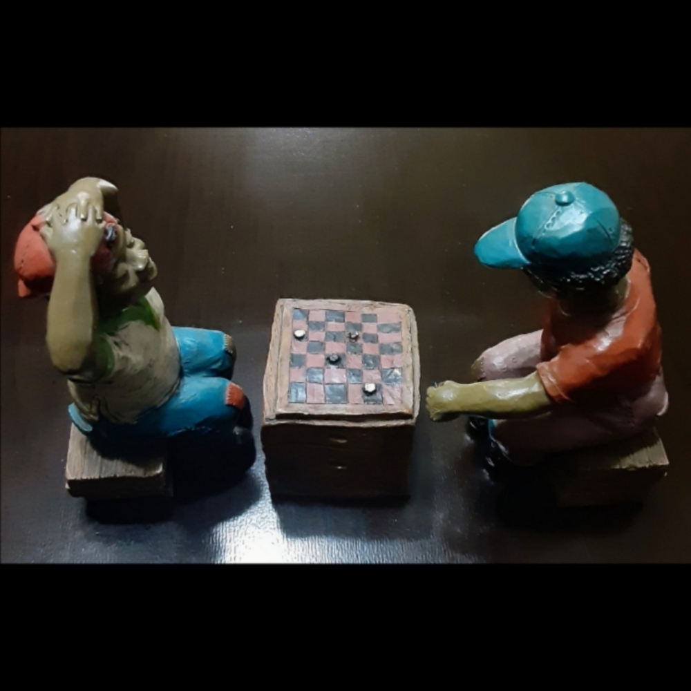 Youngs Inc. Figurine